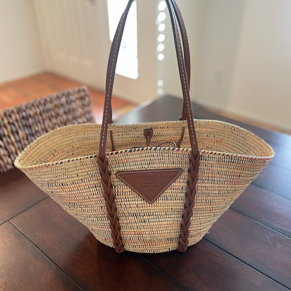 Prada straw tote. Only used once. Excellent condition. - Picture 3 of 7
